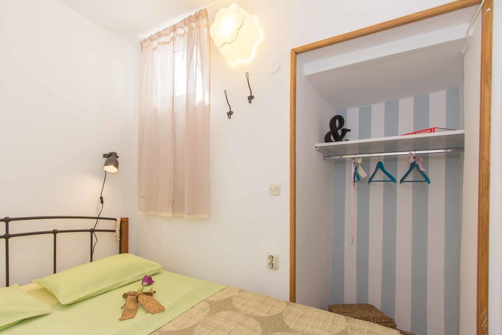 Red Valentino Apartment Split Exterior photo